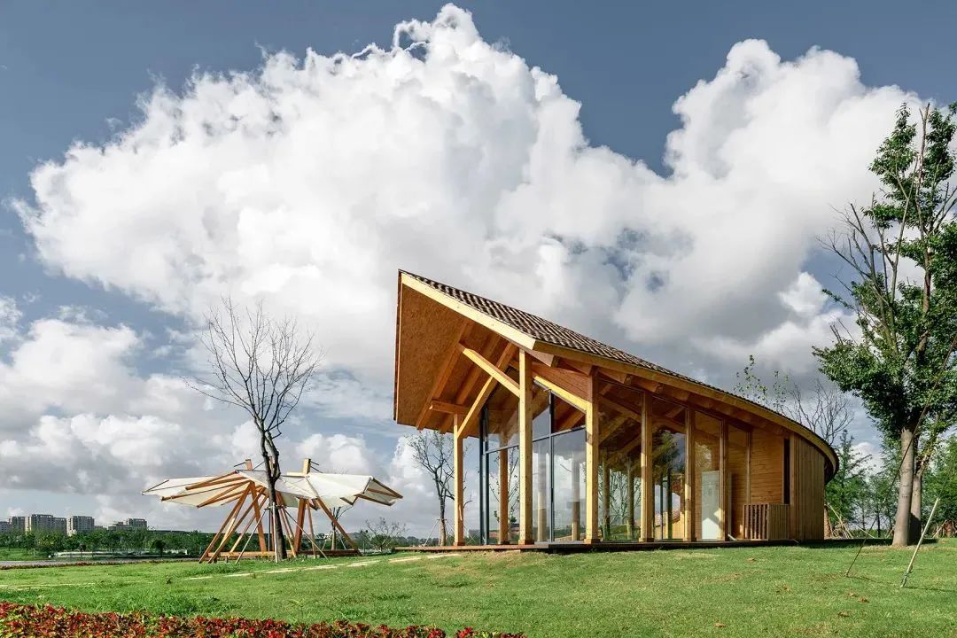 茶室儿童游乐母婴室艺术氛围拉满的上海之鱼移动驿站还有那么多功能