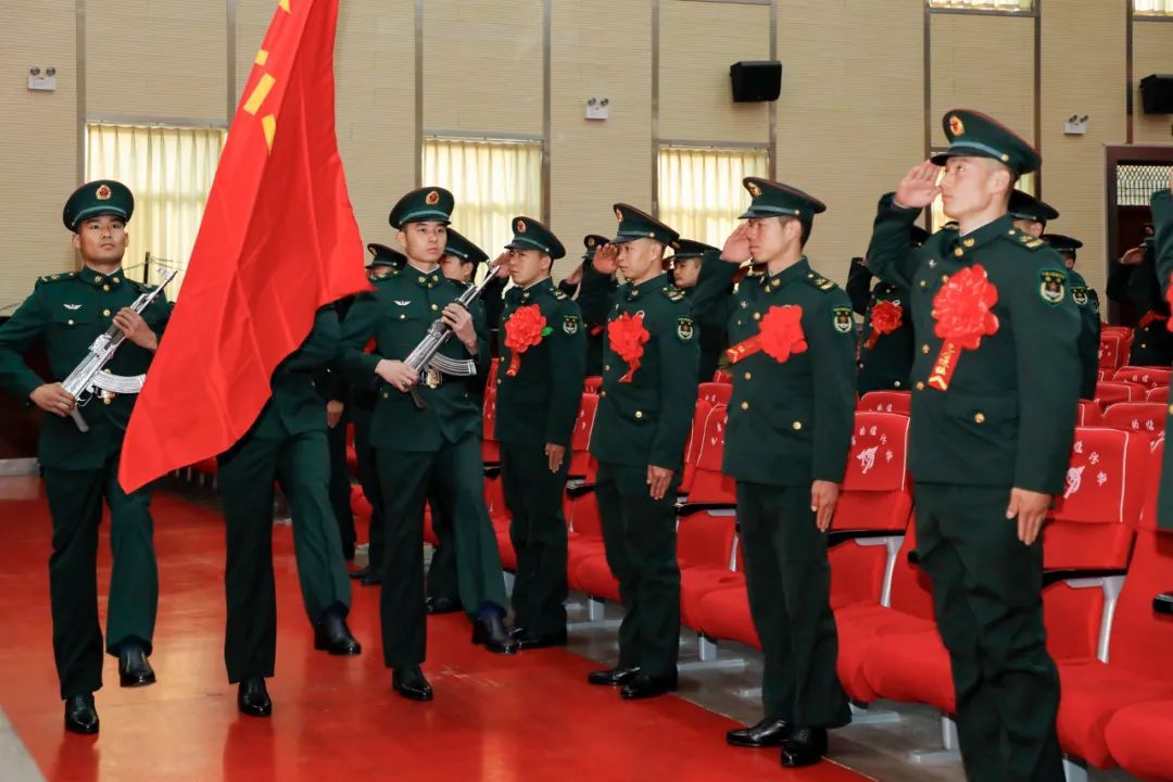 "耳边响起驼铃声……"又是一年退伍季, 11月30日上午,第71集团军"临汾