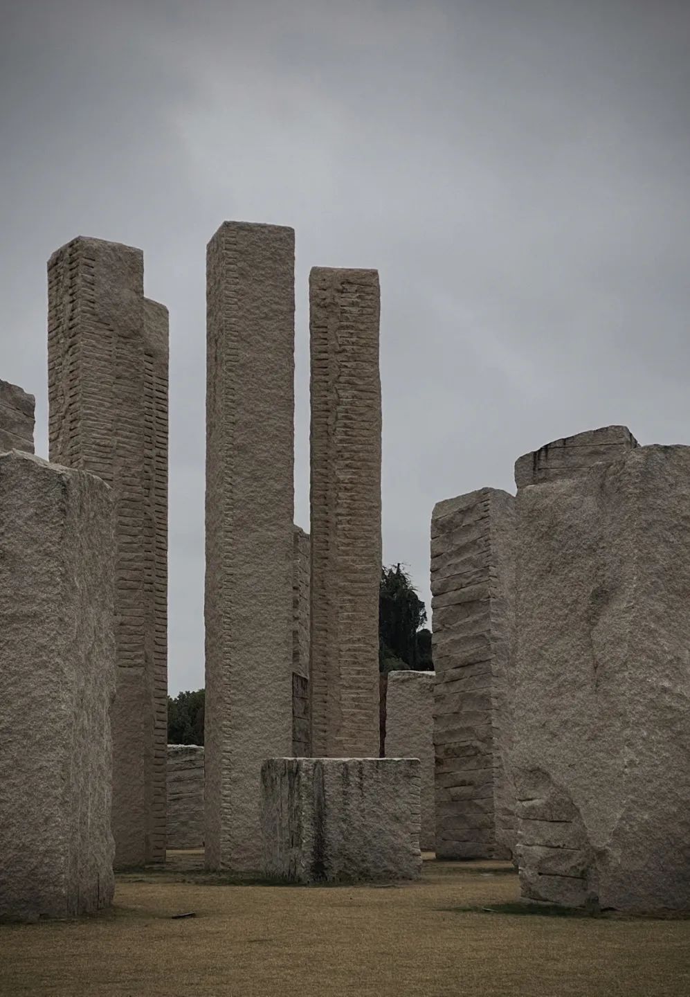 深秋松江这个巨石阵有种不一样的美