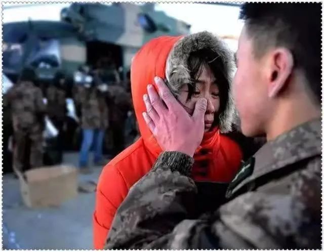 军嫂,一个亲切的称呼;军嫂,伟大贤惠的妻子;军嫂,撑起军人的半边天.