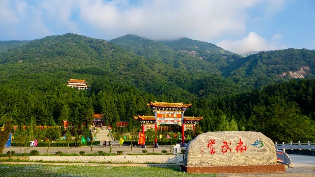 走進大別山南武當旅遊區,桃花衝旅遊度假區,或神峰山莊, 大別山麗景