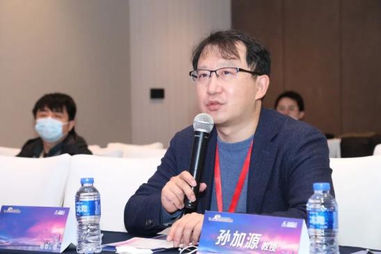 呼吸内科副主任钟华教授和呼吸内镜中心主任孙加源教授担任部分环节