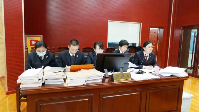 31人出庭受审景泰县法院公开审理特大集资诈骗罪洗钱罪帮助信息网络