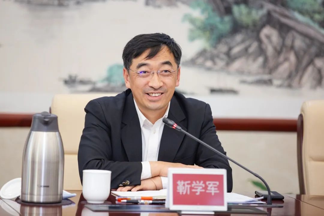 北京知识产权法院院长靳学军带队到北京经济技术开发区调研