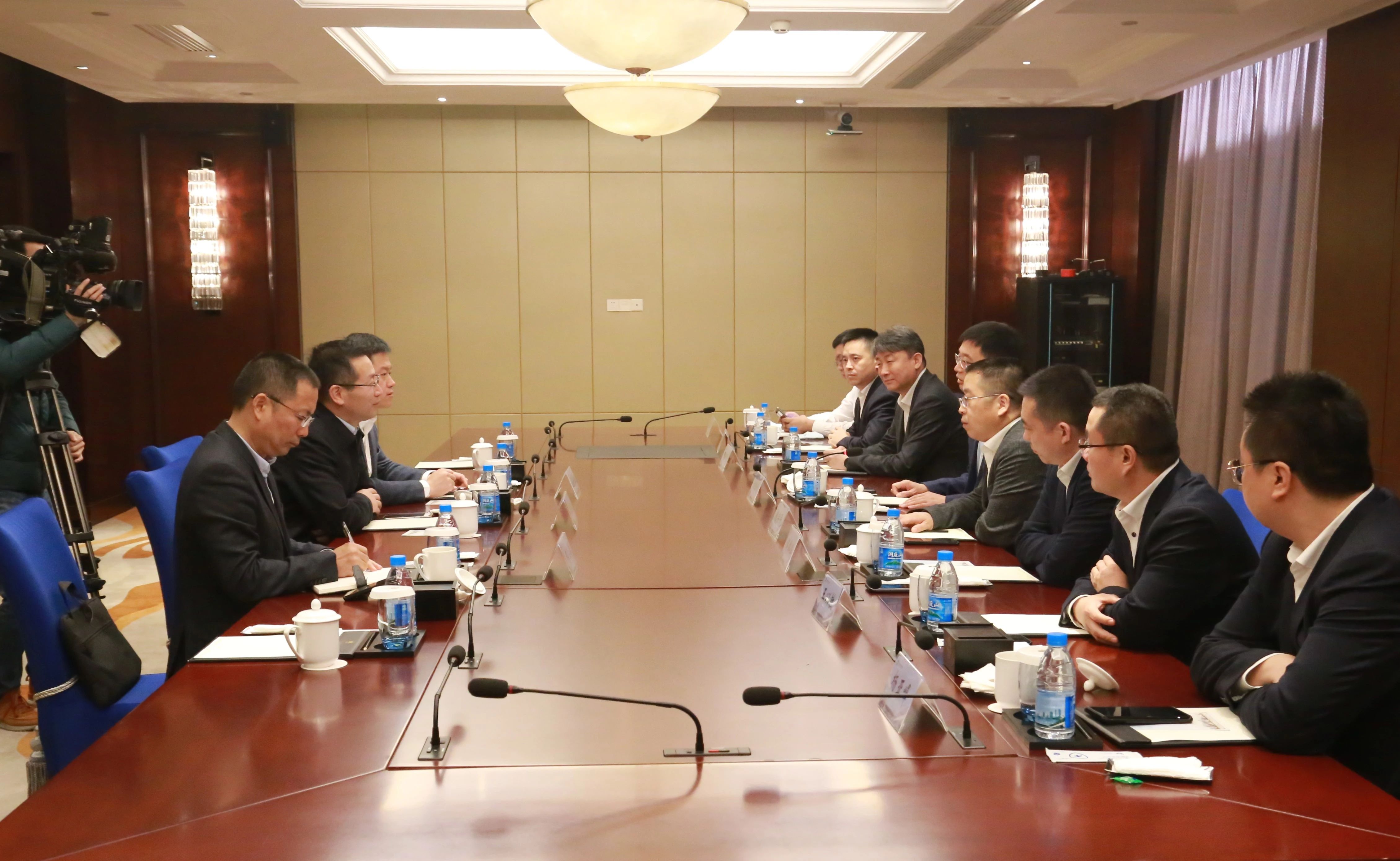 凝聚共识,聚力前行