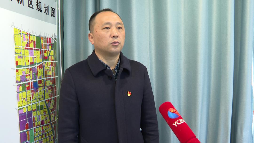 新河街道党工委书记刘德隆认真学习了党的十九届六中全会公报,对党的