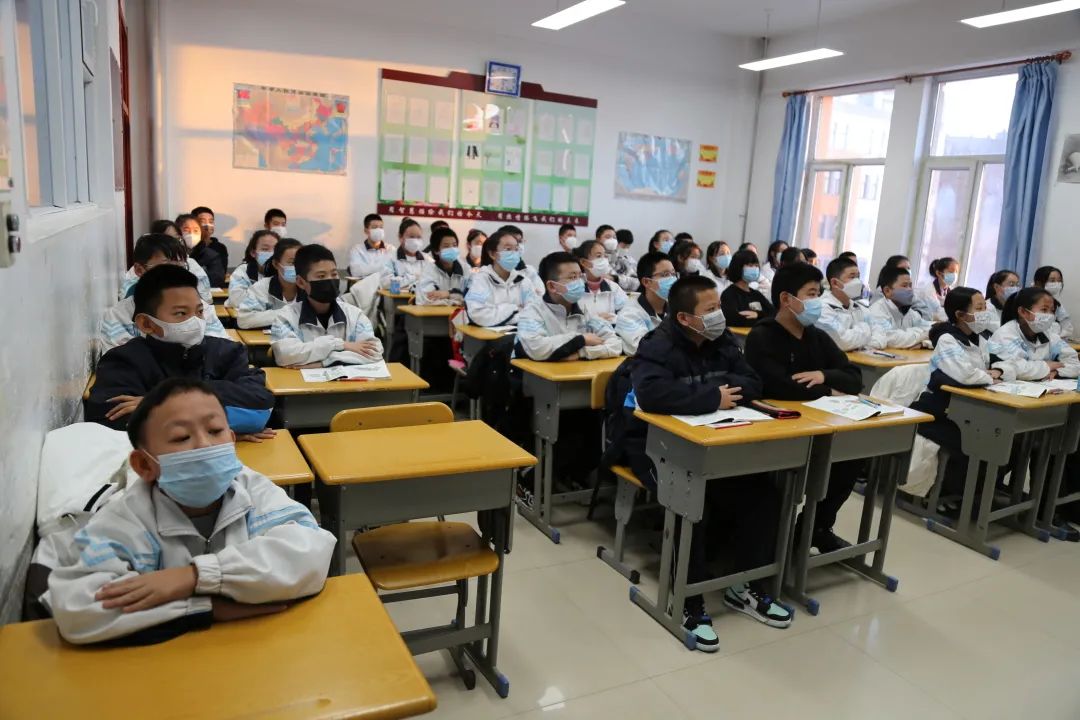 但线上开放日活动仍然深切的感受到了青冈县人民法院的庄严肃穆与神圣