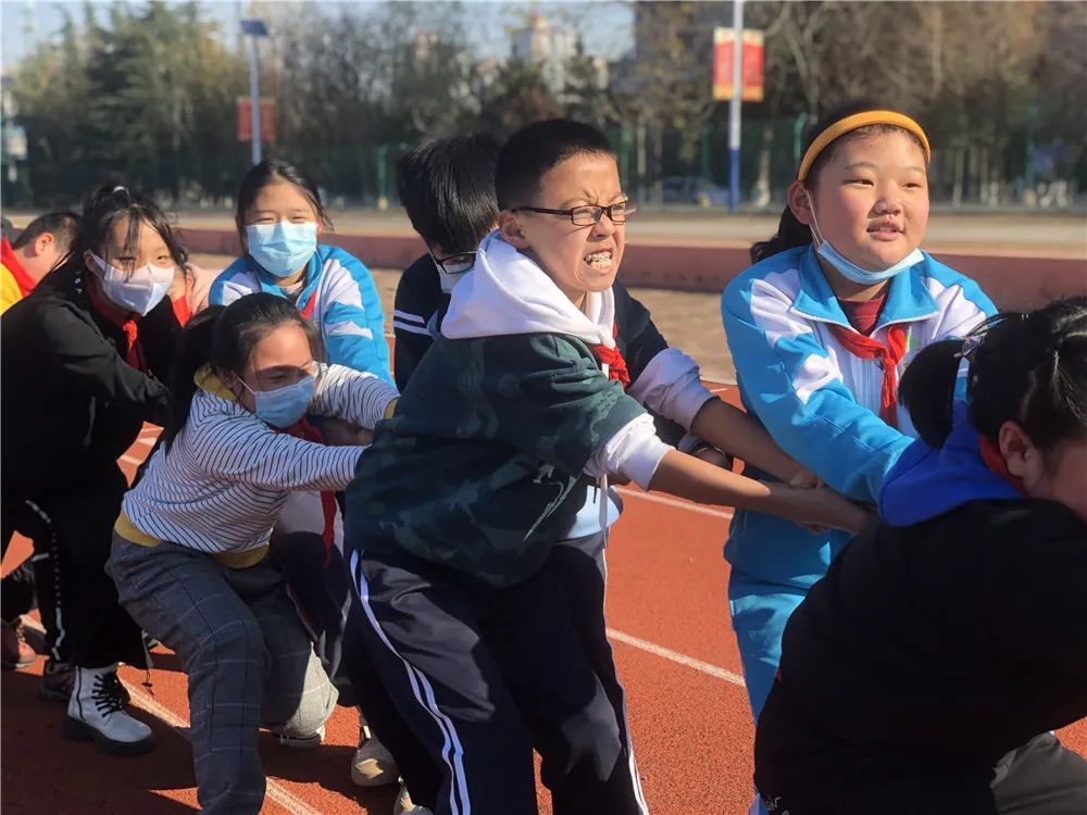 为荣耀而战—惜福镇街道中心小学 拍摄者:毕雪