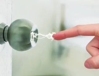 皮肤干燥//3是静电肆虐的季节为什么冬天越容易产生静电材料的绝缘性