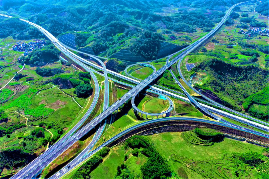 桂林至柳城高速公路通车啦15小时车程沿途风景美翻