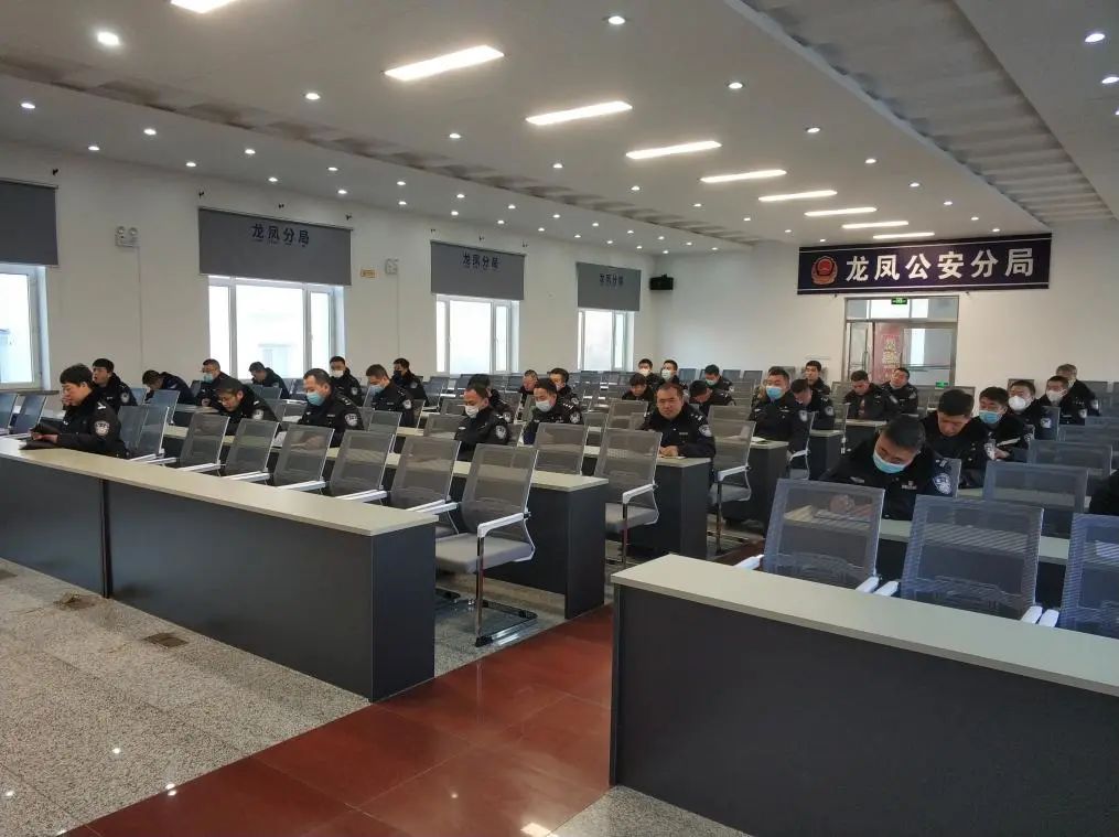 大庆市公安局龙凤分局开设青年民警大讲堂有效提升民警能力素质