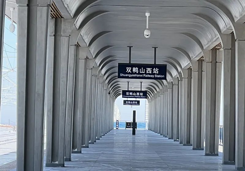 双鸭山高铁西站规模图片