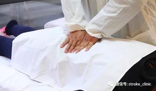 先前我们曾经讲过"推拿"对于脑中风后瘫痪肢体的恢复是有利的,虽然最