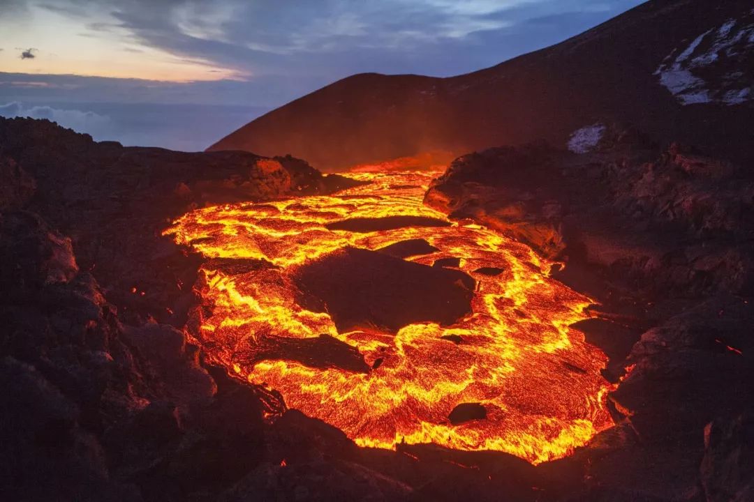 毒火山 毒气图片