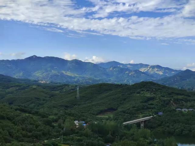 镇平红岭山的旅游景点图片