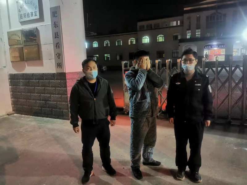 假开快递站真开赌场肥东警方捣毁一地下赌窝