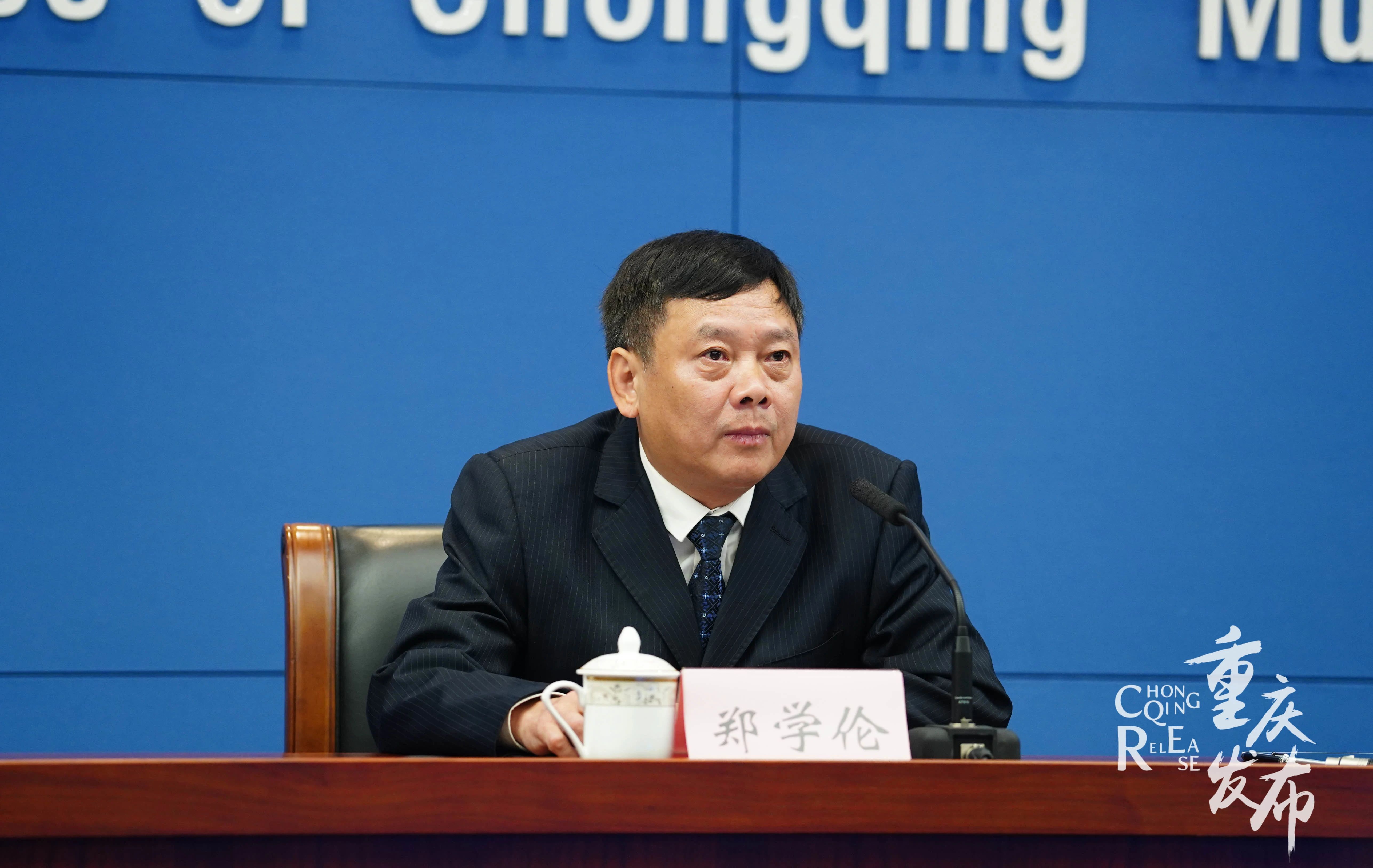 郑学伦介绍有关情况 吴汪洋 摄