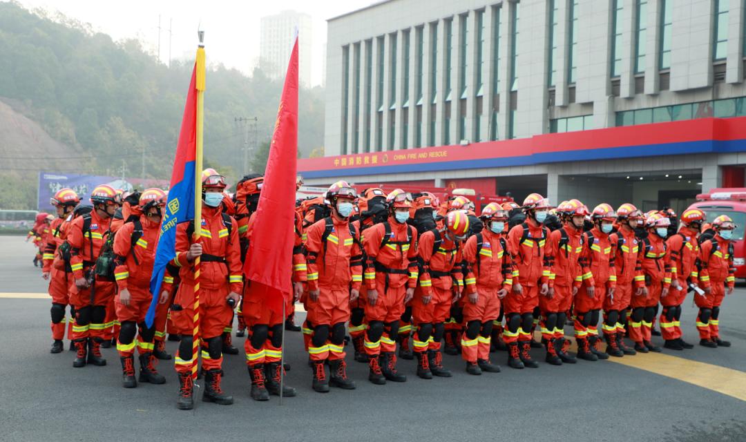 集结出发湖南消防举行跨区域地震救援拉动实战演练