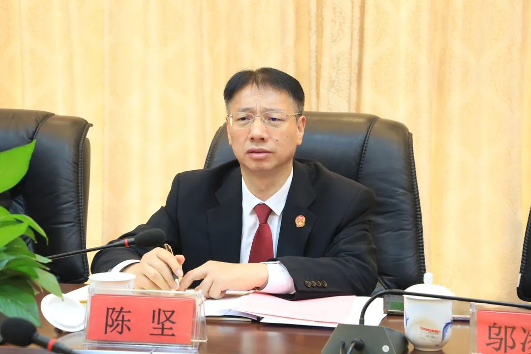 株洲中院党组副书记陈坚一行到天元区法院调研