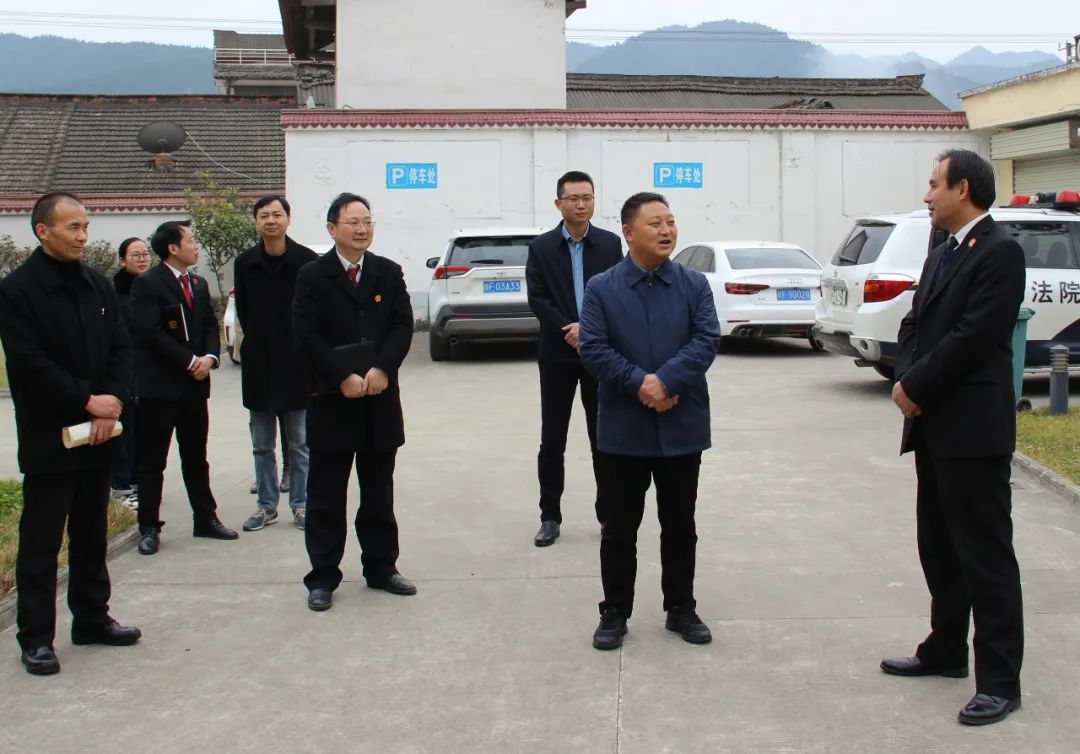 勉县县委常委政法委书记姜涛到勉县法院督导检查进知解工作