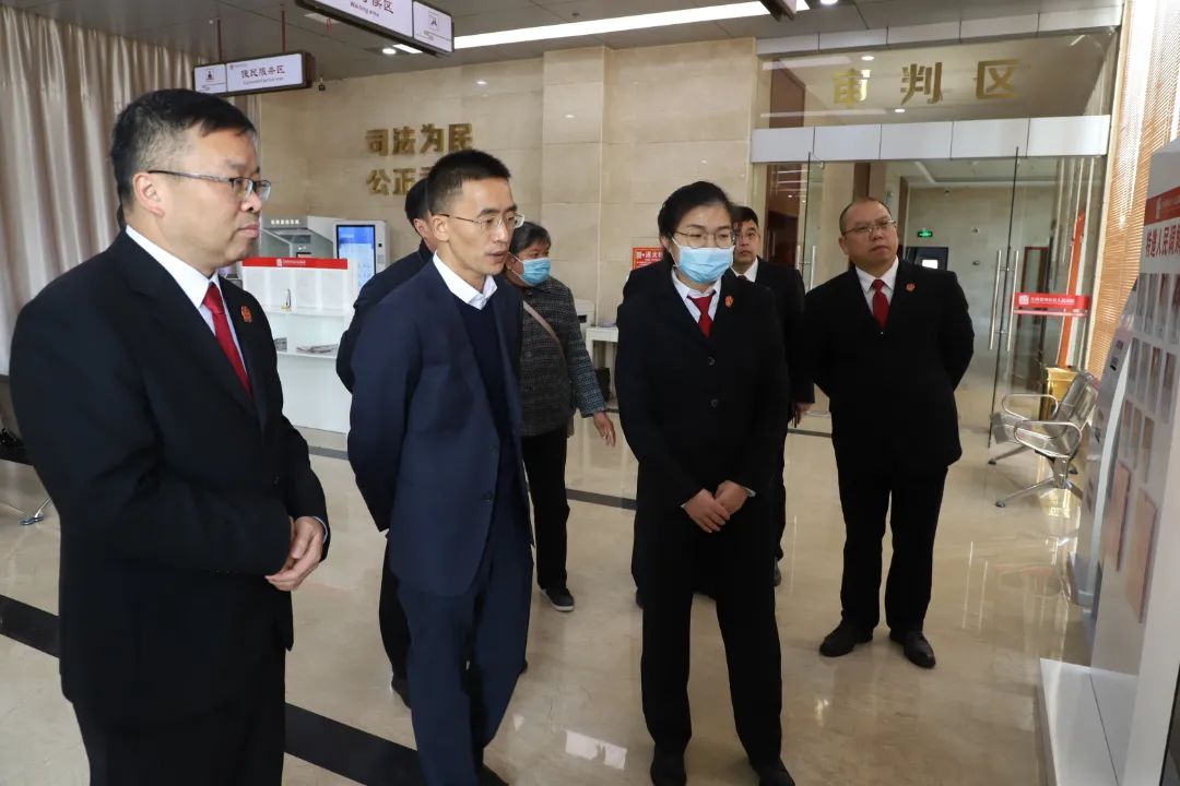 县委书记曾海一行到靖安法院调研指导工作