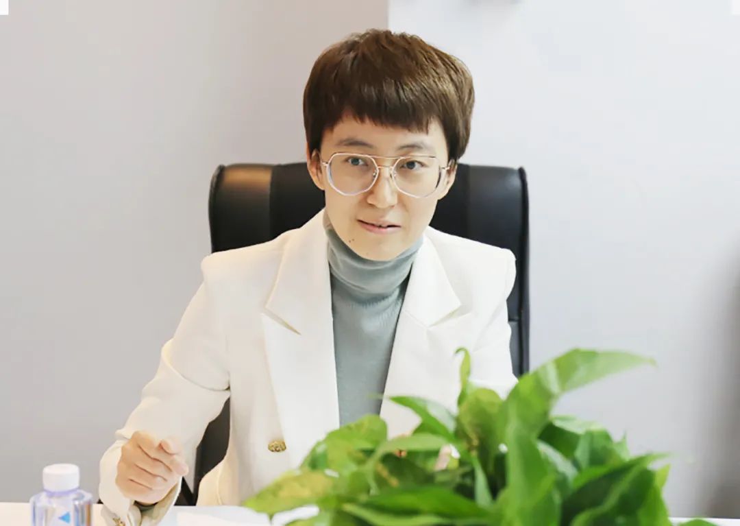 李晓林秘书长会见中国狮子联会常务副会长兼秘书长费薇一行