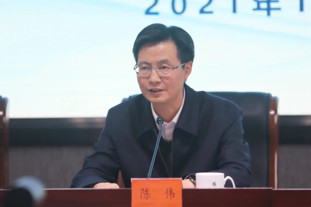 金志鹏在辅导报告中,围绕"中央有要求 浙江见行动"主题,深刻阐述了