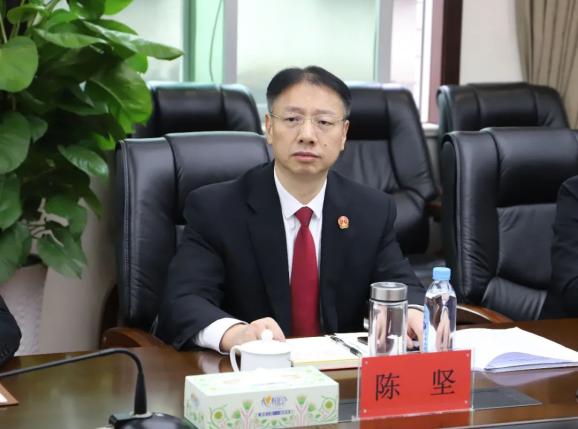 株洲中院党组副书记陈坚到荷塘区调研工作