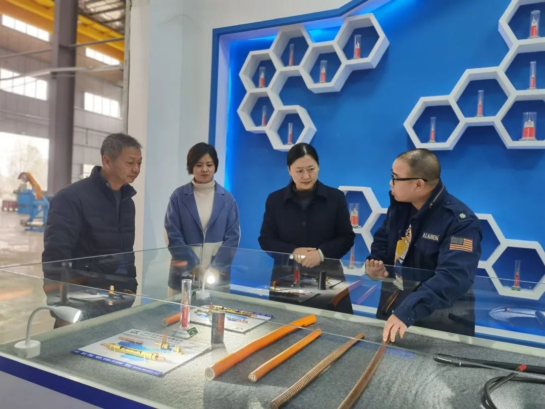 京山法院进乡镇赴企业深入走访调研