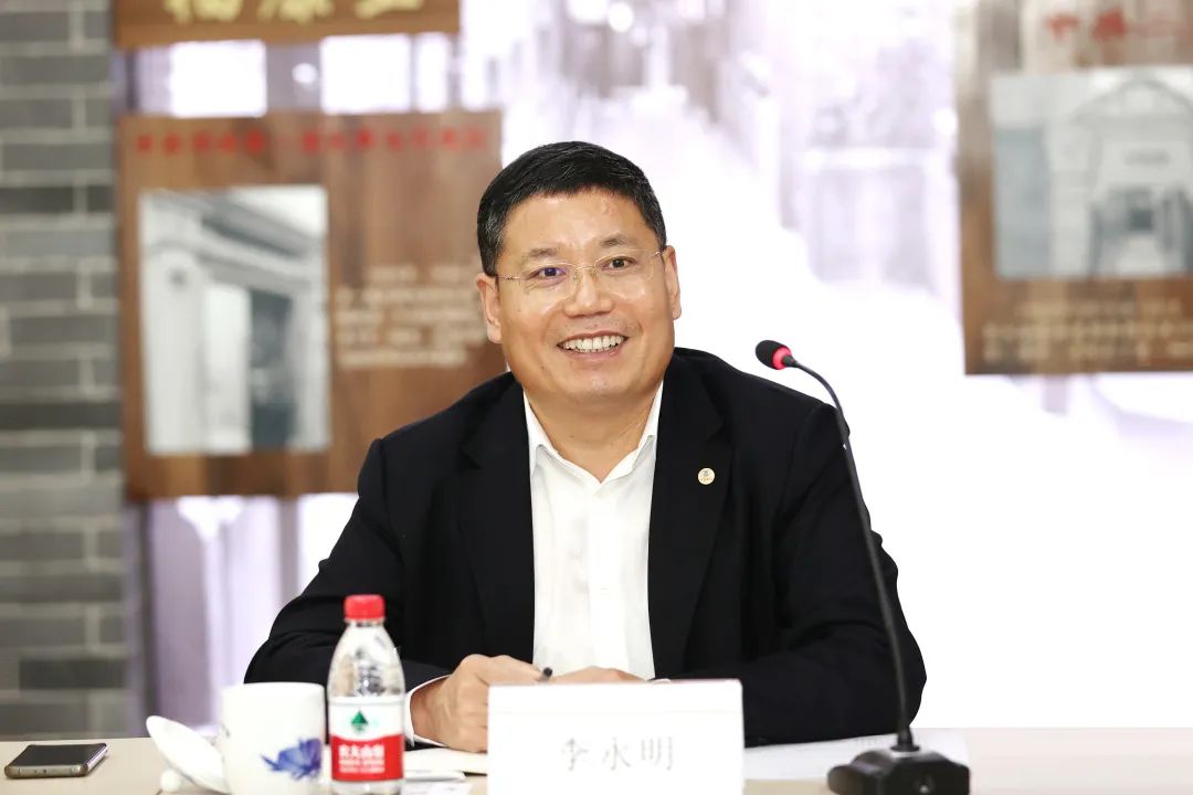 李永明与中国电信上海公司党委书记总经理龚勃会谈