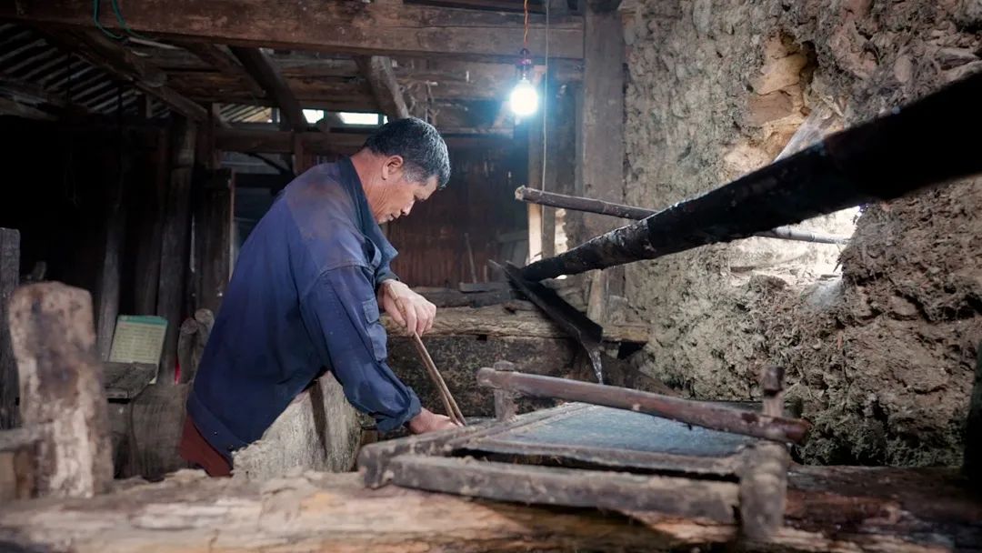 72道工艺 300余年的传承 探访镇沅麻洋古法造纸技艺