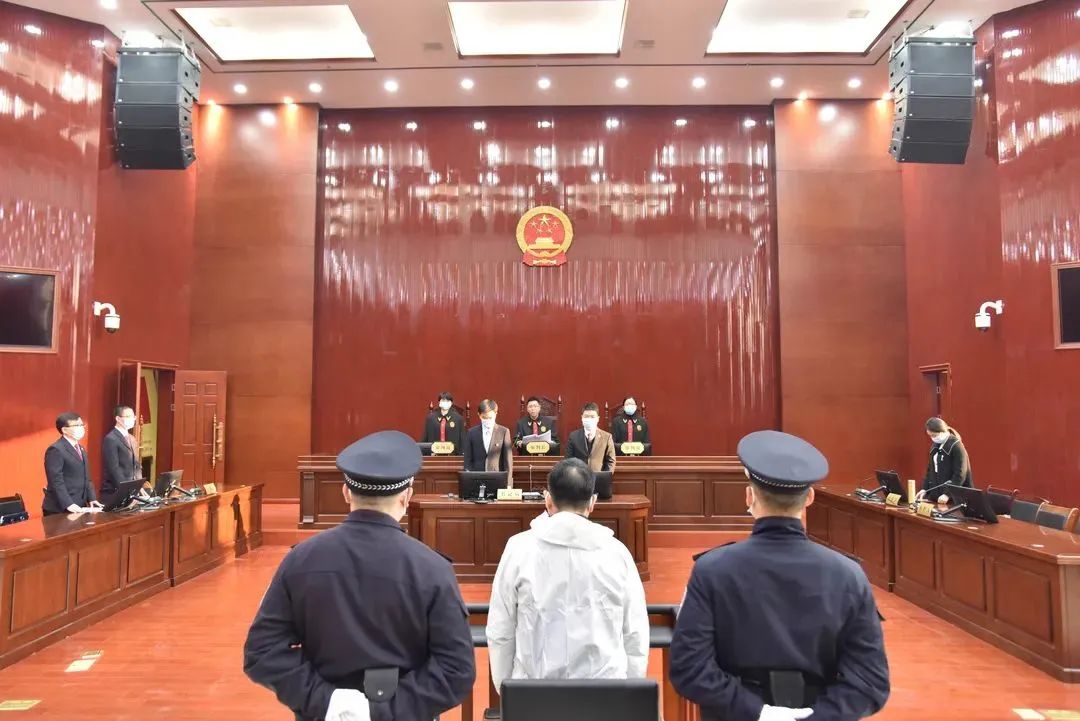 曾佑光一审获刑十二年