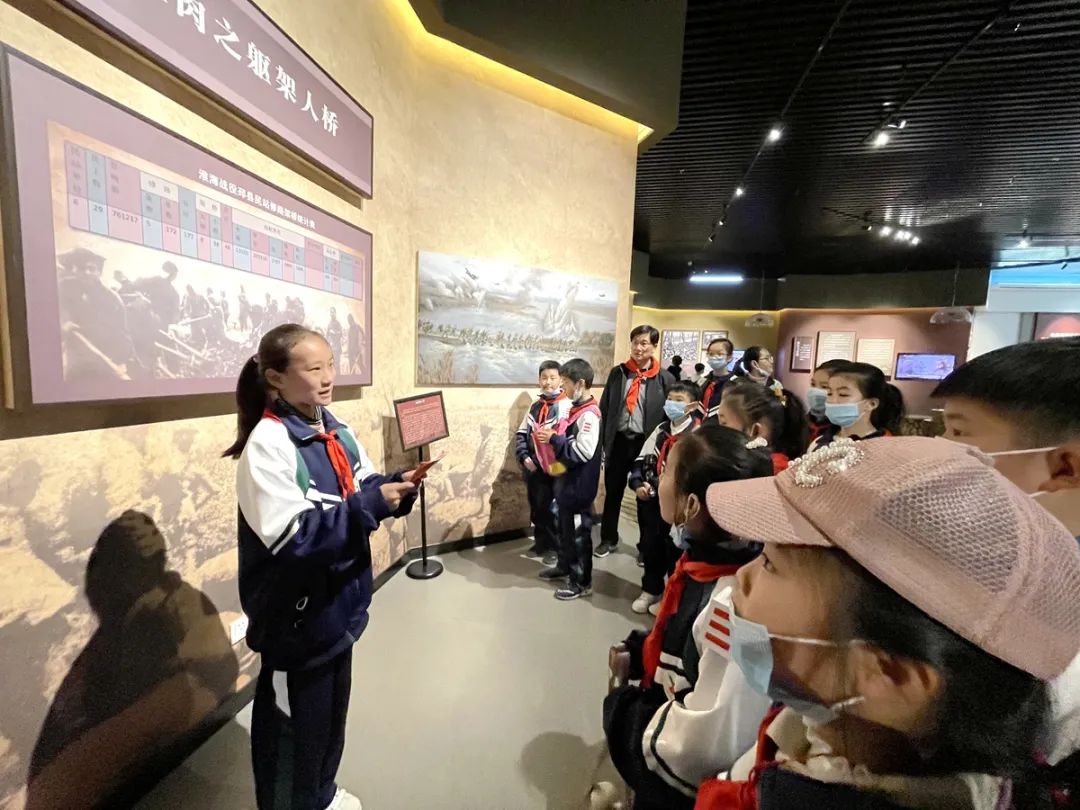 运平路小学定期组织学生到王杰烈士纪念馆、小萝卜头纪念馆等红色教育基