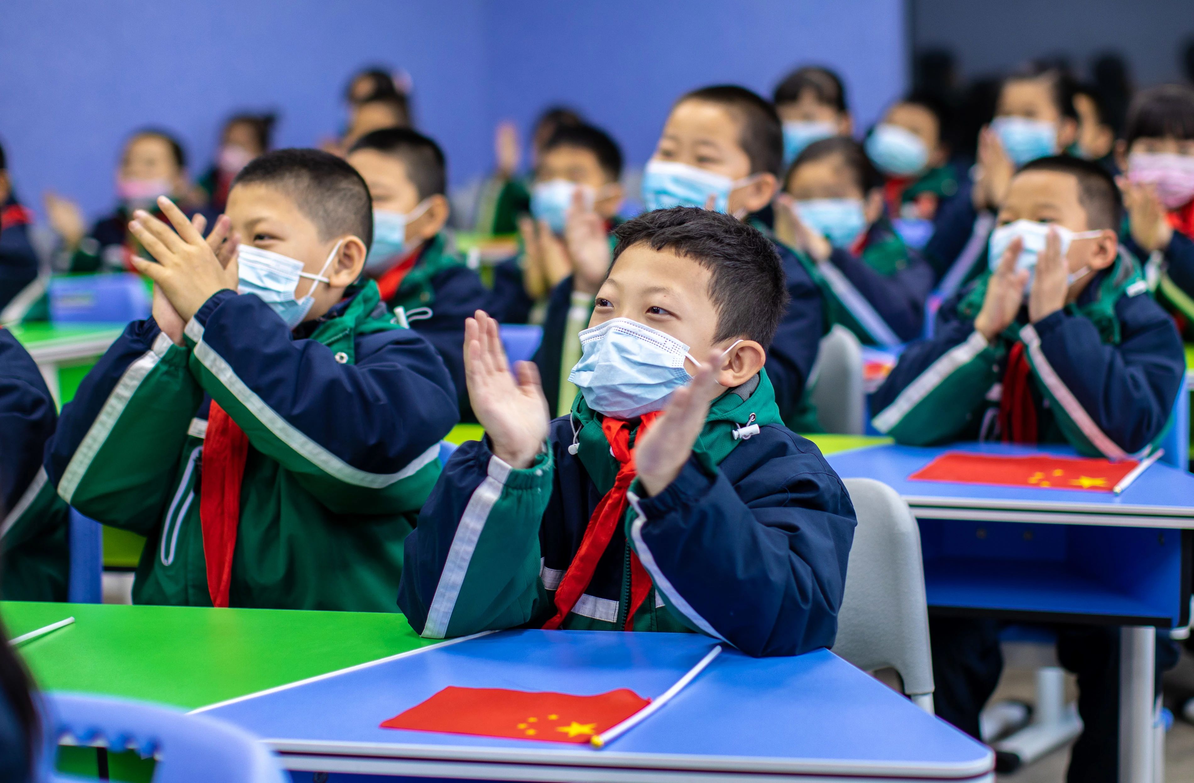 天宫课堂开课 小学生收看直播学习航天知识