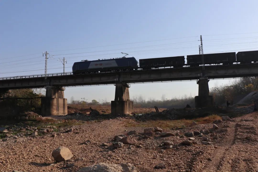 百年铁轨重现老京广铁路花园南大桥