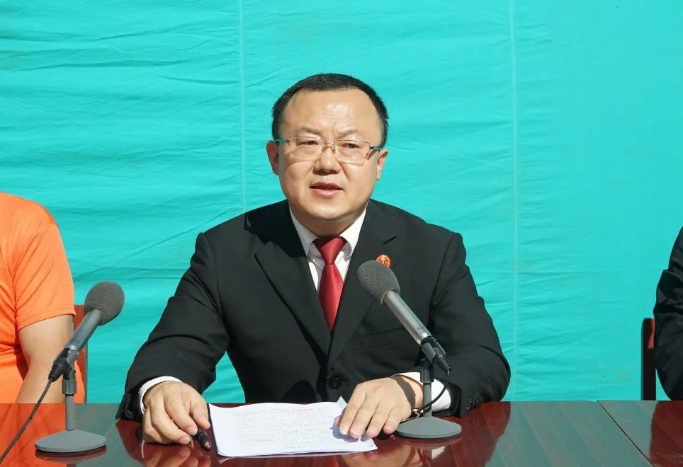 宣判结束后,县法院院长候选人樊勇针对公信乡自打击跨境违法犯罪以来