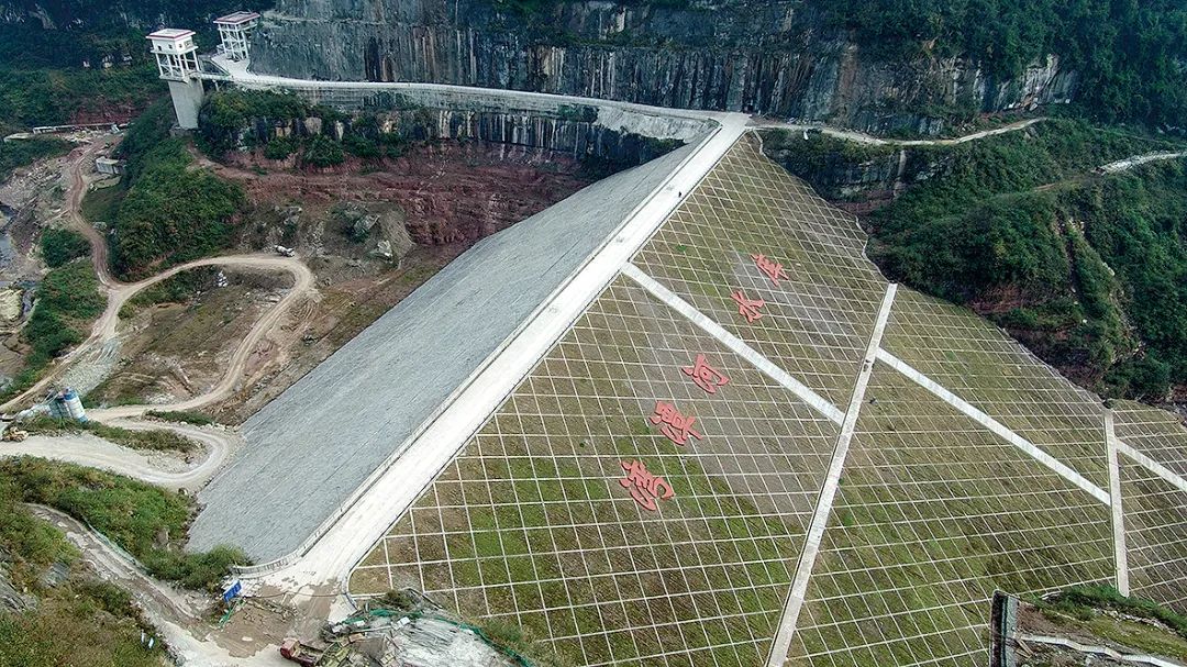 记者从通江县湾潭河水库运行保护中心获悉,目前水库拦河坝工程,取水