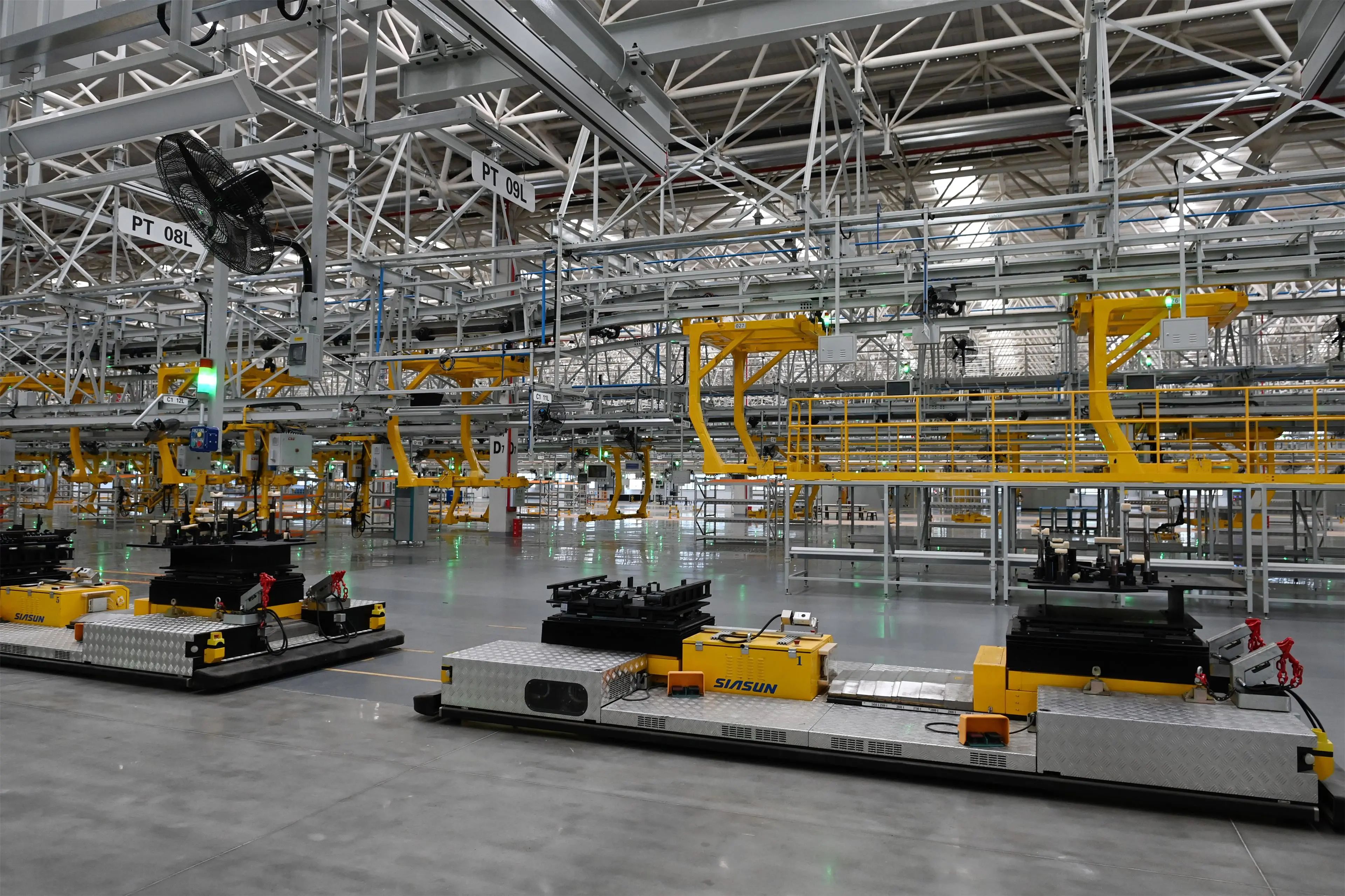 青凤高科产业园内的赛力斯工厂(孙凯芳 摄)