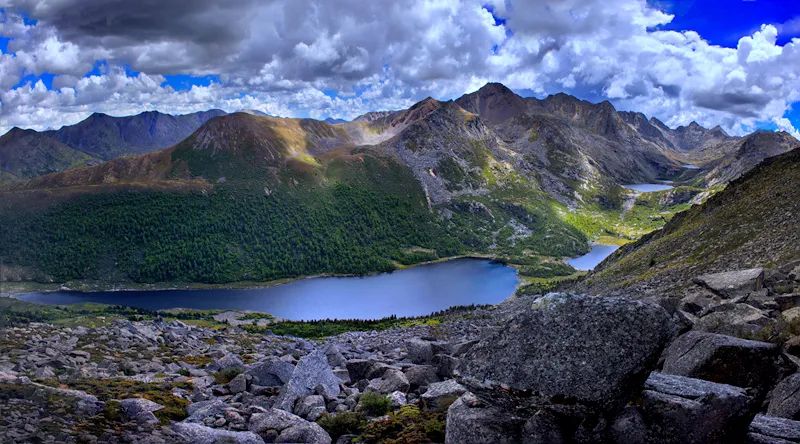 乡城旅游云游香巴拉七湖景区