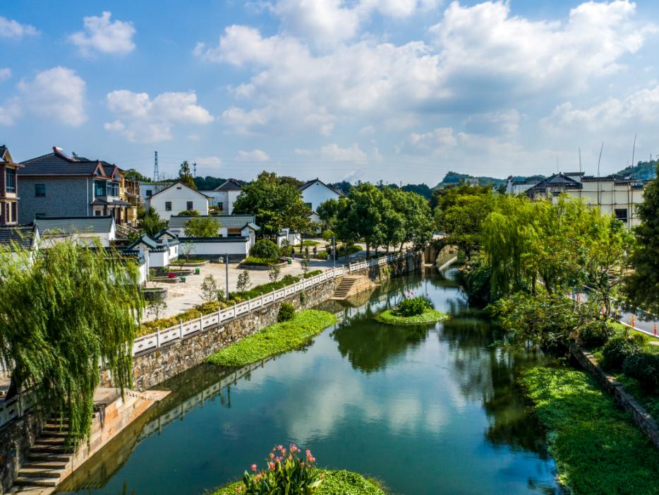 争创市级美丽庭院示范带李家巷镇石泉村美丽庭院创建实现华丽转变