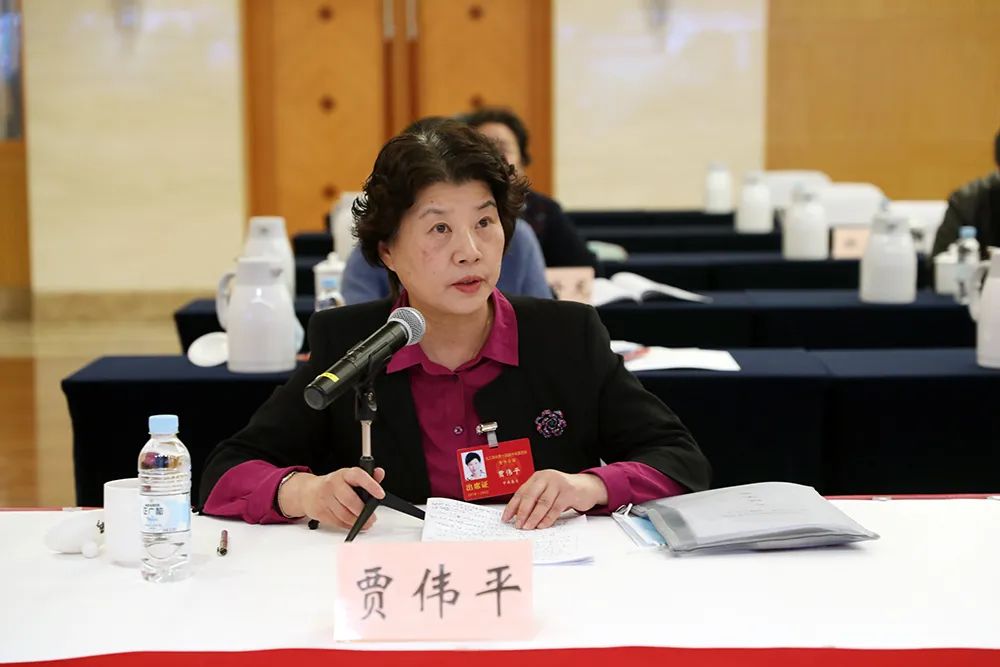 社中央委员,中国工程院院士贾伟平说,作为新当选院士,新岗位赋予了我