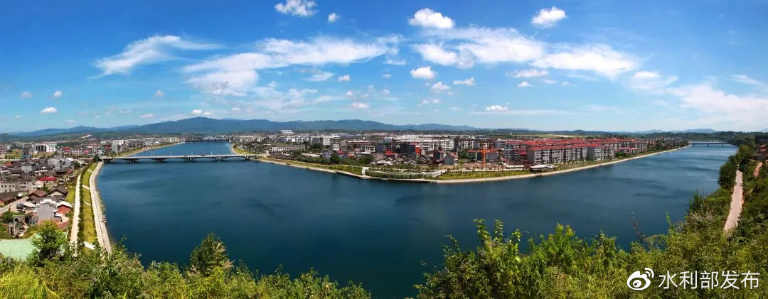 芷江县全景图13水奔流,千年不息,它是一部流淌的史册,见证和记录着