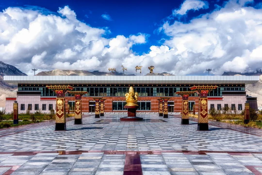 林芝米林机场昌都邦达机场1985年,在民航拉萨站的基础上,组建了中国
