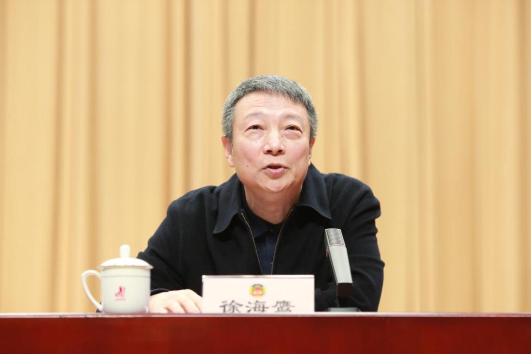 培训中,原区政协委员,提案委副主任张学清介绍了关于提案和社情民意的