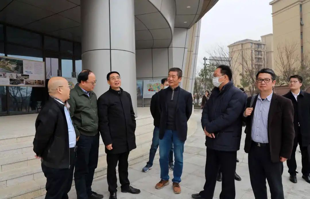 区委常委副区长王益洋调研亭林新社区商业项目