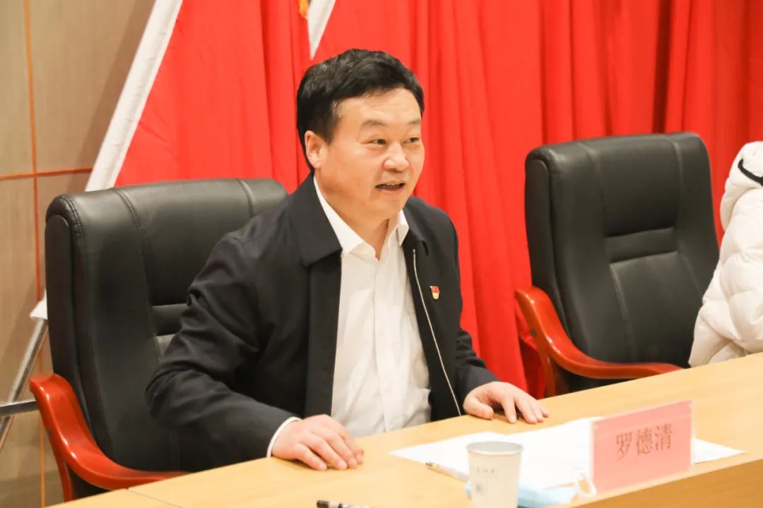 面对面交流零距离交心区委书记罗德清以区人大代表正式候选人的身份与