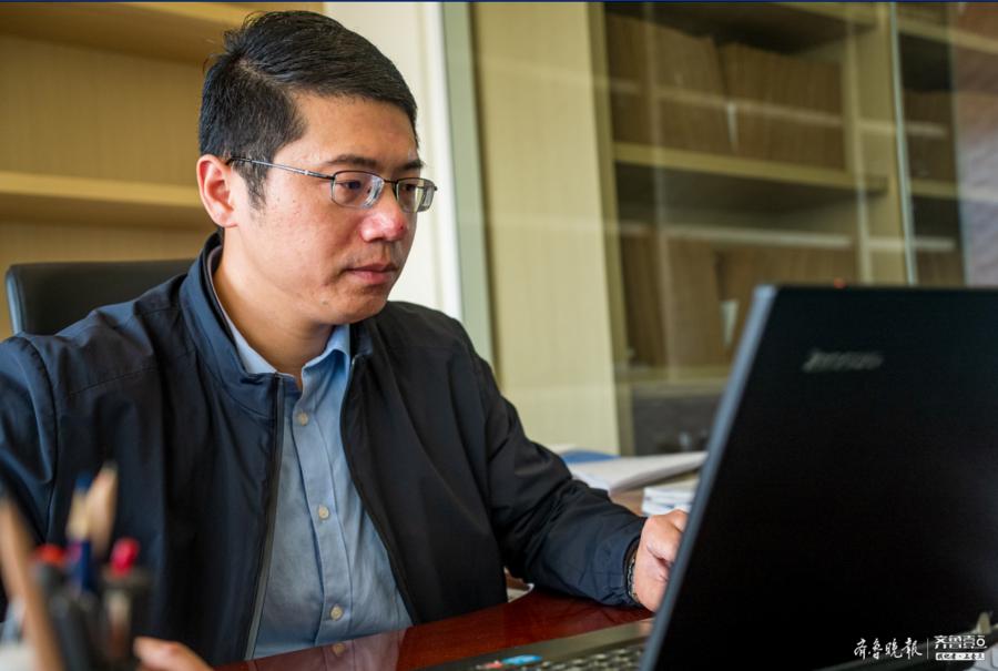 市派驻企干部夏辉向阳成长从助企攀登到三个攀登