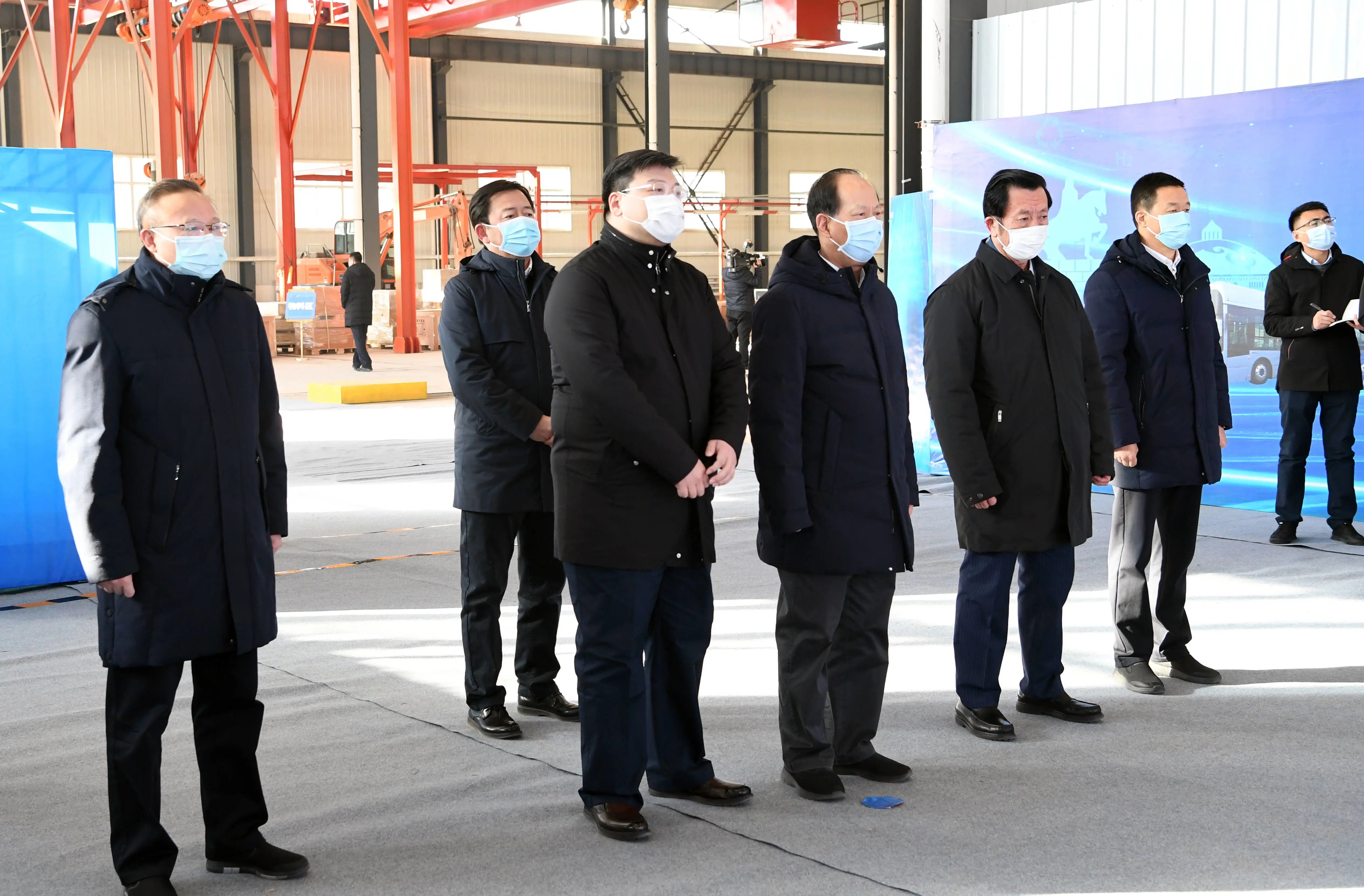 石泰峰在包头市鄂尔多斯市调研时强调 深入学习贯彻中央经济工作会议
