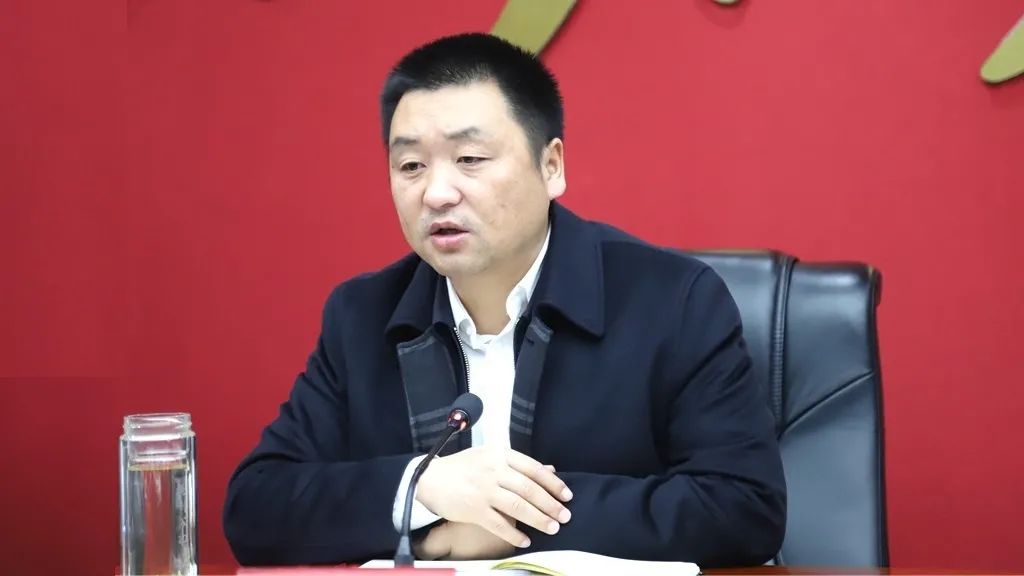 管庆良主持召开修文县第十一届村居委会换届工作专题调度会