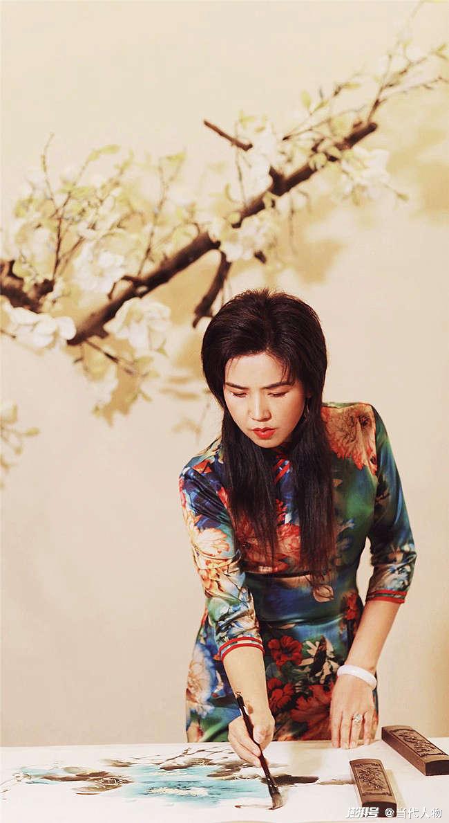 清水芙蓉天然出:梁雅静其人其画